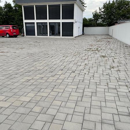 Moderny Novy Byt S Bezplatnym Parkovanim V Objekte, Self-Checking Братислава Экстерьер фото